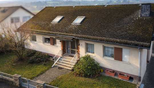 Bild von Großzügiges Mehrfamilienhaus mit separater Einliegerwohnung und 415 m² Wohnfläche in Weilmünster