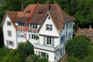 Großzügige Doppelhaushälfte mit vielfältigem Entwicklungsspielraum und zusätzlichem Baugrundstück... – Die vollständige Adresse der Immobilie erhältst du vom Anbieter., 97421 Nordöstlicher Stadtteil, Schweinfurt – Vorschaubild 1