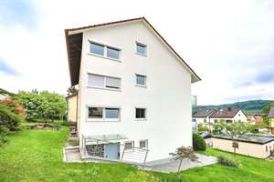 Attraktives 3-Familienhaus mit Ausbaupotenzial und Zukunftsperspektive – Die vollständige Adresse der Immobilie erhältst du vom Anbieter., 79541 Lörrach – Vorschaubild 1
