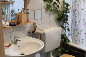 Ruhige, zentrale 2-Raum-Erdgeschosswohnung mit Balkon und Einbauküche am Lerchenbuckel – Die vollständige Adresse der Immobilie erhältst du vom Anbieter., 72762 Reutlingen-Mitte, Reutlingen – Vorschaubild 5