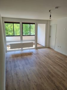 Erstbezug nach hochwertiger Sanierung: 4 Zimmer mit Balkon & Tiefgarage
