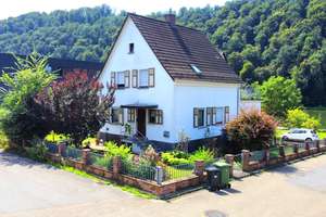 Attraktives Einfamilienhaus direkt am Neckar! – Die vollständige Adresse der Immobilie erhältst du vom Anbieter., 69239 Neckarsteinach – Vorschaubild 1