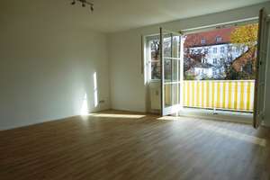 Ruhige, helle 2-Zimmer-Whg. München-Trudering neu renoviert, U-Bahn+S-Bahn ca. 7 Minuten      