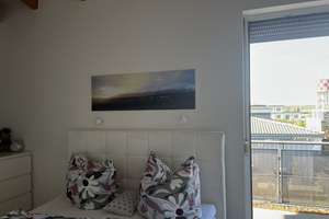 Charmante helle 2,5 Penthouse Wohnung Weitblick, möbliert – Washingtonallee 21, 89231 Neu-Ulm – Vorschaubild 9