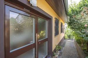 Wintergarten, Blick, Gartenpool, PV, viel Platz für die Familie - großes EFH oder Generationenhaus – Die vollständige Adresse der Immobilie erhältst du vom Anbieter., 61279 Grävenwiesbach – Vorschaubild 6
