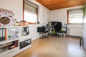 Einziehen und Wohlfühlen - Doppelhaushälfte mit großer Terrasse ; Garage und 4 Außenstellplätze – Die vollständige Adresse der Immobilie erhältst du vom Anbieter., 72475 Bitz – Vorschaubild 7