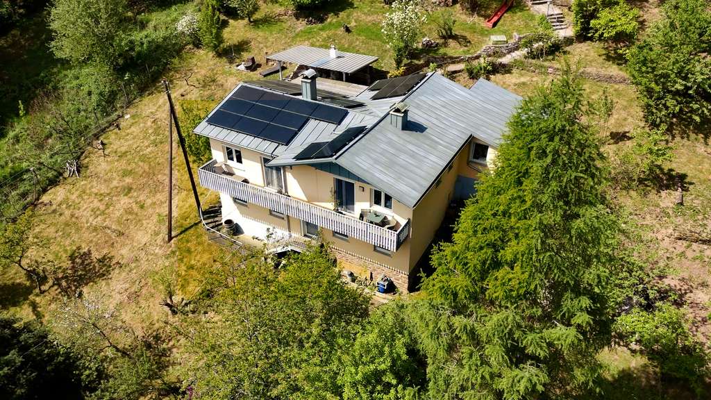 Immobilie in Weilbach - Alleinstehendes Liebhabergrundstück in Waldlage - provisionsfrei von privat - Bild 0