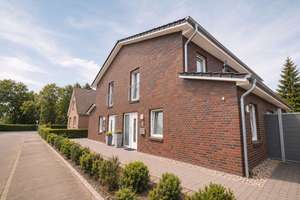 Stilvolle Doppelhaushälfte – rechts – in gefragter Lage von Lübeck – Die vollständige Adresse der Immobilie erhältst du vom Anbieter., 23558 Buntekuh, Lübeck – Vorschaubild 3