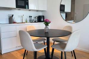 Eden Tower 23: Furnished Apartment | 20th Floor | Gym, Rooftop & 24/7 Concierge – Europa-Allee 11, 60327 Gallus, Frankfurt am Main – Vorschaubild 9