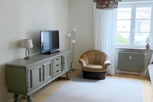 Möblierte 3-Zimmer-Hochparterre-Wohnung mit Balkon in München-Laim – Schedelstraße XXX, 80687 Friedenheim, München – Vorschaubild 2