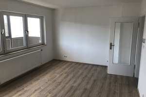 Freundliche 2,5-Zimmer-DG-Wohnung mit Einbauküche und Balkon, Klima in Düsseldorf – Im Kämpchen 1, 40549 Heerdt, Düsseldorf – Vorschaubild 5