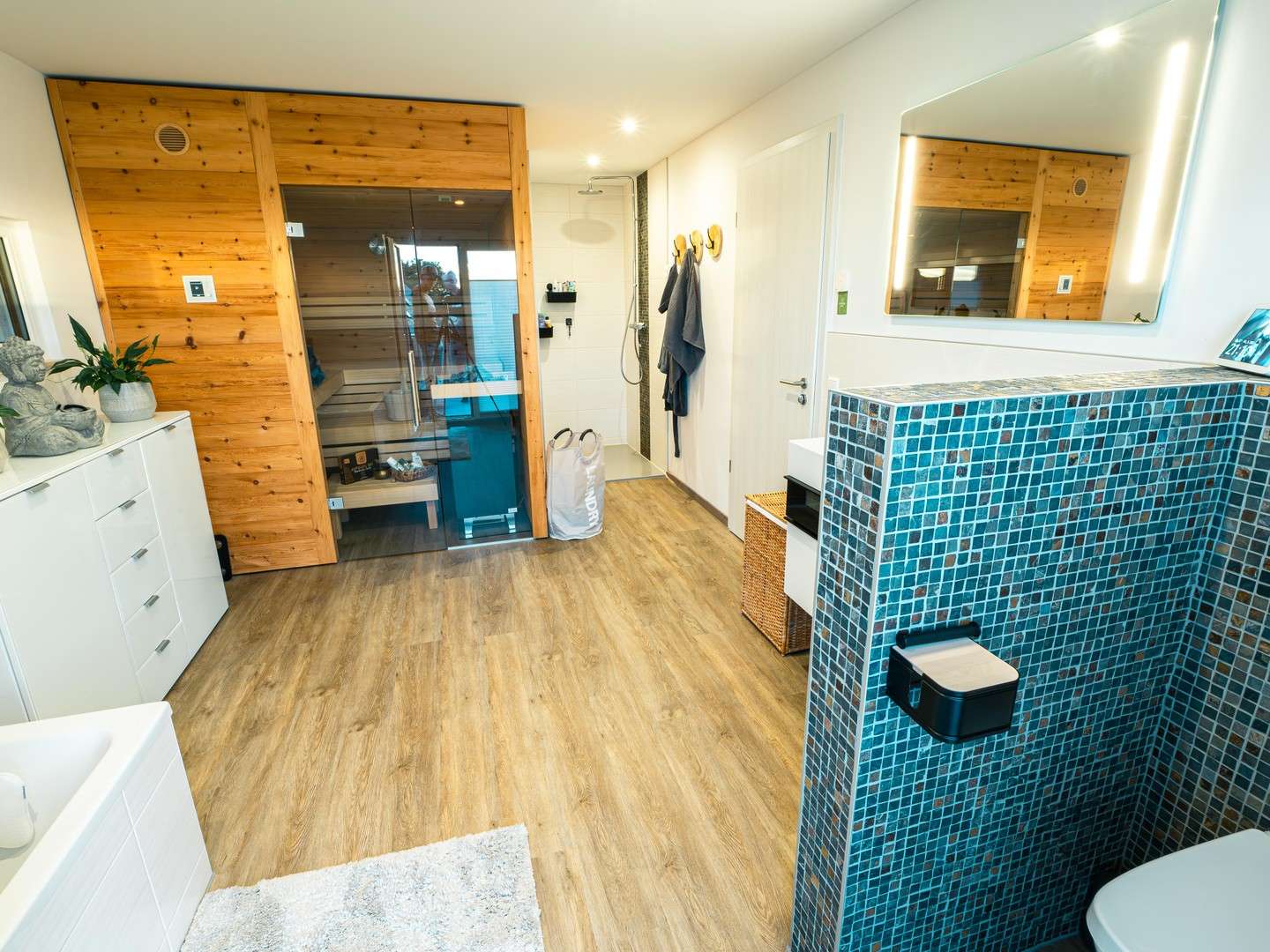 Immobilie in Schmalenberg - Moderne Stadtvilla (Bj. 2020) | A+ | PV & Speicher | Sauna | Waldblick | sofort bezugsfrei - Bild 10