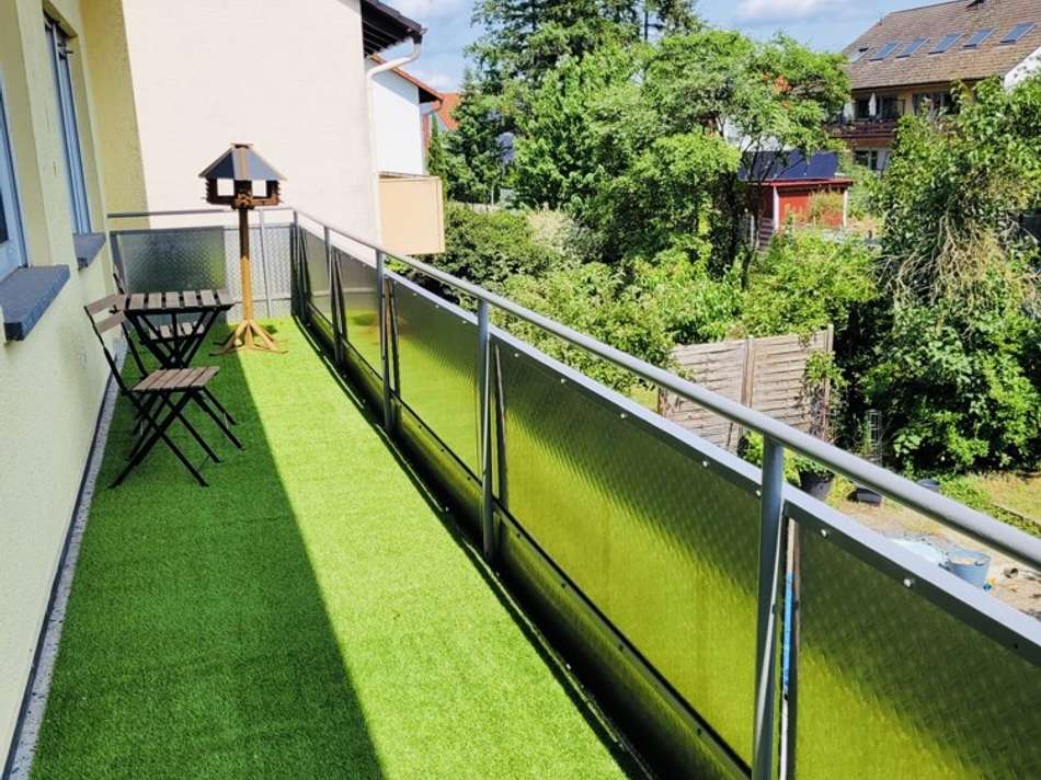 großer Balkon OG-Wohnung