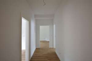 Bezugsfrei in OBK! Großzügige 2-Zimmer-Wohnung mit Balkon – Düsseldorfer Str. 28, 40545 Oberkassel, Düsseldorf – Vorschaubild 2