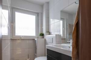 Traumhaftes Wohnen im großzügigen, freistehenden und modernisierten Einfamilienhaus – Die vollständige Adresse der Immobilie erhältst du vom Anbieter., 47443 Hochstraß, Moers – Vorschaubild 7