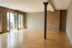 Außergewöhnliche 3-Zimmer-Wohnung mit Backsteincharme und Terrasse am Engeldamm. Ohne Käuferprovisio – Engeldamm 68, 10179 Mitte (Ortsteil), Berlin – Vorschaubild 2