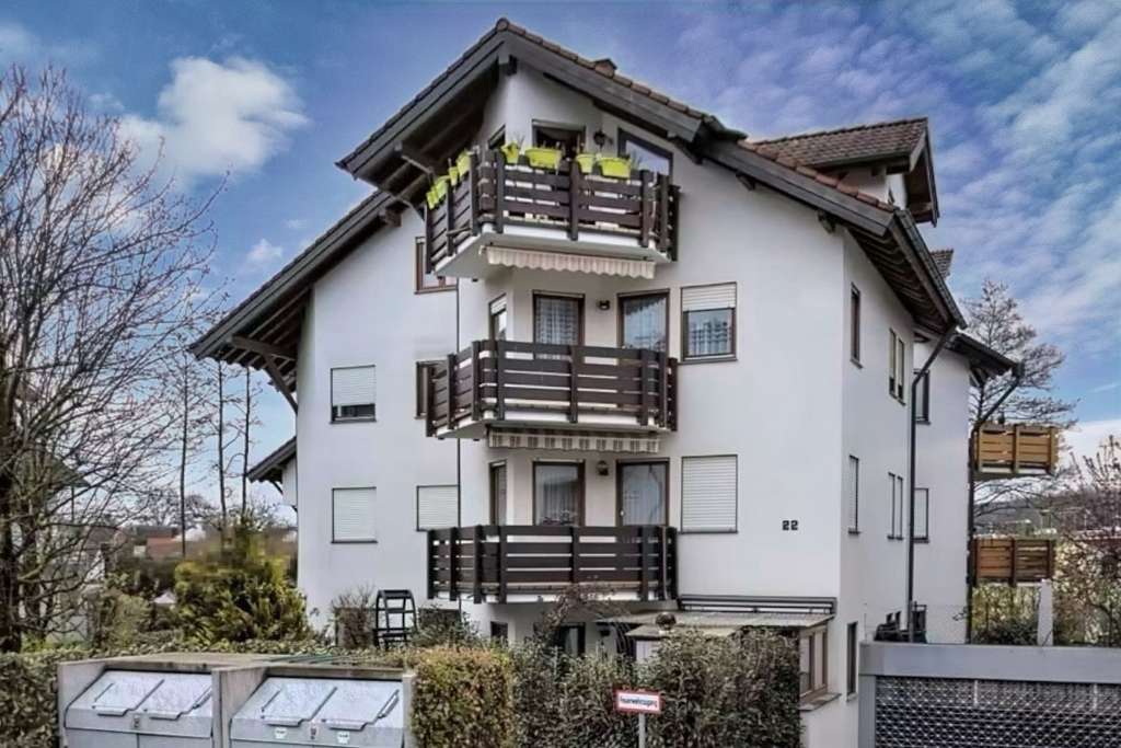 Immobilie in Reichenbach an der Fils - Charmante DG-Wohnung mit Balkon und TG-Stellplatz - Bild 0
