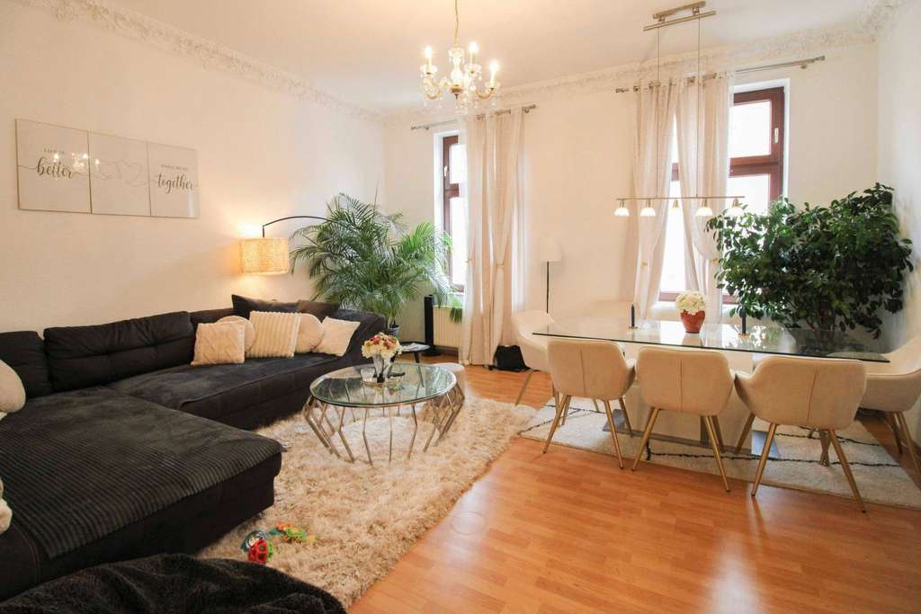 Altbaucharme mitten in Potsdam: Vermietete 3-Zimmer-Wohnung mit Stellplatz