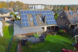 Exklusives Familienhaus mit Einliegerwohnung, Photovoltaik und hochwertiger Ausstattung – Die vollständige Adresse der Immobilie erhältst du vom Anbieter., 53804 Much – Vorschaubild 1