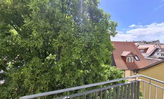 Schönes 2-Familienhaus mit 2 Garagen im Zentrum von KA-Durlach! 4-Zi.-Maisonettewhg. sofort frei!