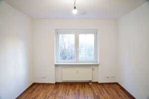 Stilvoll renovierte 2-Zimmer-Wohnung mit Tageslichtbad und Hofausrichtung – Lutherstraße 5, 39112 Sudenburg, Magdeburg – Vorschaubild 4