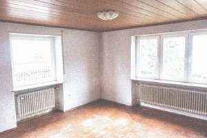 Großes Einfamilienhaus mit PV-Anlage, viel Potenzial für Familien – Dorfstraße 14, 86441 Zusmarshausen – Vorschaubild 4