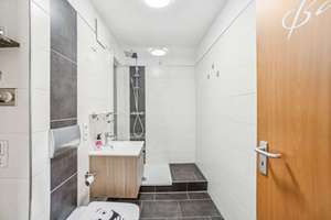 **Exklusiv** 3-Raum-Wohnung mit 2 Balkonen und Stellplatz zu verkaufen! – Die vollständige Adresse der Immobilie erhältst du vom Anbieter., 4207 Lausen-Grünau, Leipzig – Vorschaubild 6