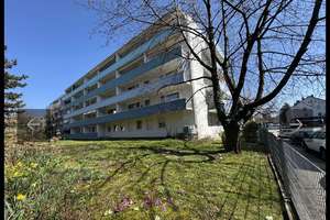 Helle 2-Zimmer Dachgeschosswohnung mit 2 Balkonen nahe BMW