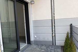 Süße 2-Zimmer-Wohnung mit Terrasse & Blick in den grünen Innenhof – Grünauer Straße 28, 12524 Altglienicke, Berlin – Vorschaubild 2