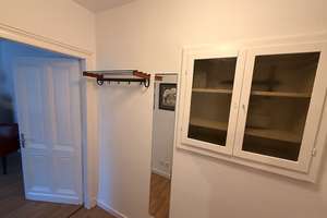 Möbliert auf Zeit: 2-Zimmer-Altbau Altstadt, ruhige Seitenstraße, 5 Min zum Rhein – 40213 Altstadt, Düsseldorf – Vorschaubild 4