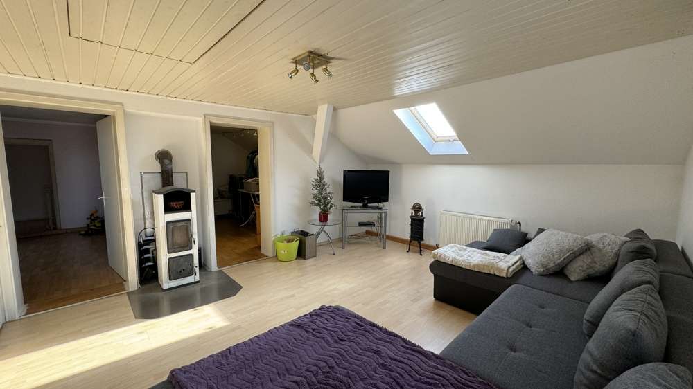 Immobilie in Osterhofen - Großzügiges Einfamilienhaus mit Einliegerwohnung 
Nähe Osterhofen/Gergweis - Bild 5