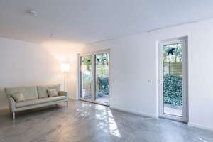 HN-Ost: Moderne 2-Zi.-Wohnung mit Terrasse, Einbauküche u. Außenstellplatz