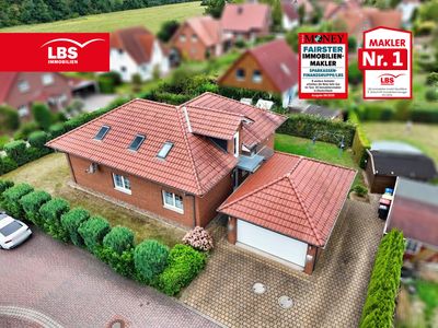 Neuwertiges Zweifamilienhaus in attraktiver Wohnsiedlung – großzügiges Eckgrundstück