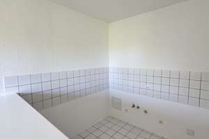 Frisch sanierte 4-Zimmer-Wohnung mit Balkon & Aufzug – ruhige Grünlage in Magdeburg-Herrenkrug – Breitscheidstraße 33, 39114 Herrenkrug, Magdeburg – Vorschaubild 11