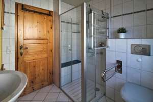 Großes Wohnhaus mit Einliegerwohnung  – Die vollständige Adresse der Immobilie erhältst du vom Anbieter., 75242 Neuhausen – Vorschaubild 6