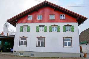 2Fam.-Haus/Renditeobjekt mit Gewerbefläche westlich von Kaufbeuren im schönen Ostallgäu – Die vollständige Adresse der Immobilie erhältst du vom Anbieter., 87653 Eggenthal – Vorschaubild 1