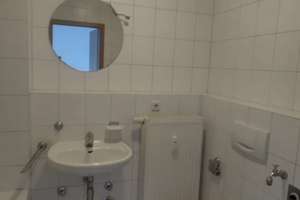 Niedliche 1-Raum-DG-Wohnung mit EBK und Tiefgaragen-Stellplatz* in Sudenburg sucht neuen Mieter/in! – St.-Michael-Straße 49, 39112 Sudenburg, Magdeburg – Vorschaubild 9