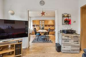 Viel Platz zum Leben – 4-Zimmer-Wohnung mit Garage im ruhigen Dreifamilienhaus – Die vollständige Adresse der Immobilie erhältst du vom Anbieter., 44894 Langendreer/Alter Bahnhof, Bochum – Vorschaubild 2