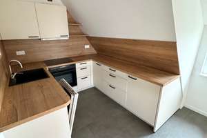 ERSTBEZUG "NEU" Exklusive 2-Zimmer DG-Wohnung mit EBK, Gäste WC, Fußbodenheizung, Stellplatz – Grundorfer Kirchweg 8, 4178 Böhlitz-Ehrenberg, Leipzig – Vorschaubild 2