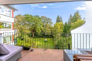 Hochwertig kernsanierte 3-Zimmer-Wohnung mit zwei Balkonen und Garage am Mulang – 34131 Bad Wilhelmshöhe, Kassel – Vorschaubild 2