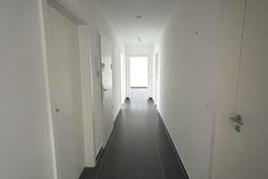 Komfortable 3-Zimmer-Wohnung mit Einbauküche, Süd-Ost-Balkonen und Außenstellplatz – Die vollständige Adresse der Immobilie erhältst du vom Anbieter., 53125 Röttgen, Bonn – Vorschaubild 3