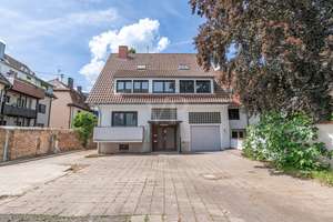Familienfreundliche Doppelhaushälfte mit großem Grundstück und Potenzial
Ruhige Stadtlage, viel Woh – Die vollständige Adresse der Immobilie erhältst du vom Anbieter., 76131 Rintheim, Karlsruhe – Vorschaubild 2