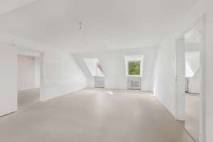 Renovierungsbedürftige Dachgeschosswohnung mit viel Potenzial – Die vollständige Adresse der Immobilie erhältst du vom Anbieter., 80689 Sankt Ulrich, München – Vorschaubild 2