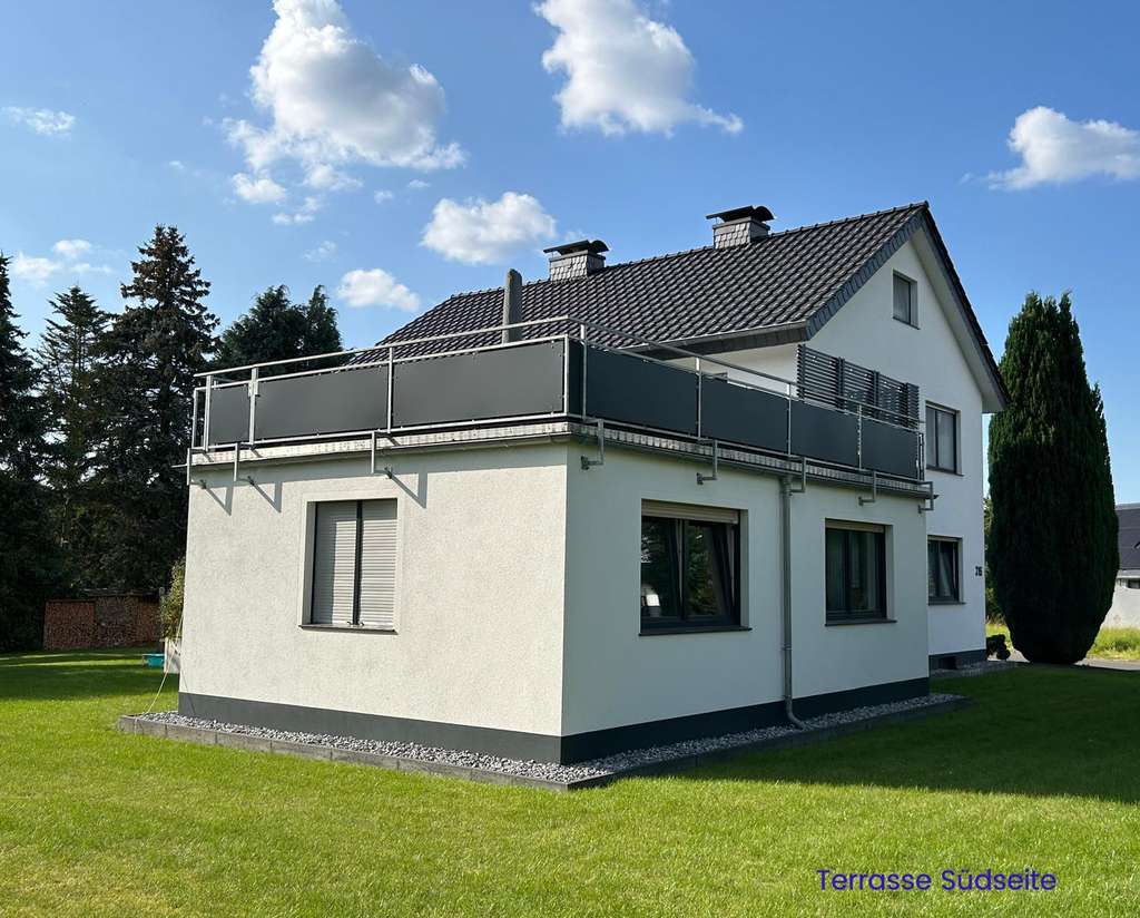 Schöne, helle Wohnung mit großer Dachterrasse