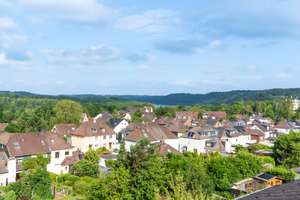 Frische Leichtigkeit mit Seeblick: Stilvolle Dachgeschoss-Maisonette in ruhiger Lage – Die vollständige Adresse der Immobilie erhältst du vom Anbieter., 45259 Heisingen, Essen – Vorschaubild 28