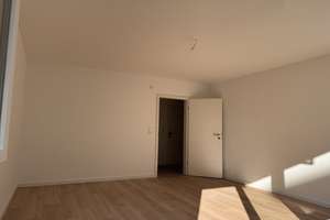 sanierte 2-Zimmer-Wohnung mit Balkon und EBK in der Lübecker Innenstadt – Mühlenstraße 37, 23552 Innenstadt, Lübeck – Vorschaubild 2