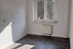 Ankommen und wohlfühlen in der hübschen Zwei-Zimmer-Wohnung mit Balkon – Knielohstraße 10, 8527 Reusa mit Sorga, Plauen – Vorschaubild 2