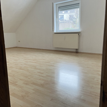 moderne 3-Zimmer Dachgeschosswohnung