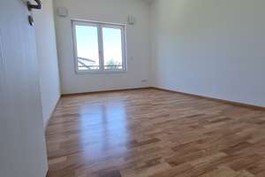 Großzügige 3-Zimmer-DG Wohnung mit Westbalkon – Leienfelsstr 21a, 81243 Aubing-Süd, München – Vorschaubild 15