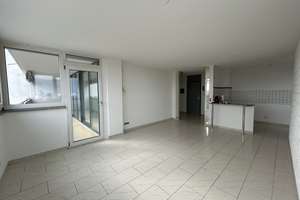 Sofort freie, großzügige, sehr helle,  offen gestaltete 3- Zimmerwohnung ,Bad, Gäste WC und Balkon. – 90762 Altstadt, Innenstadt, Fürth – Vorschaubild 2